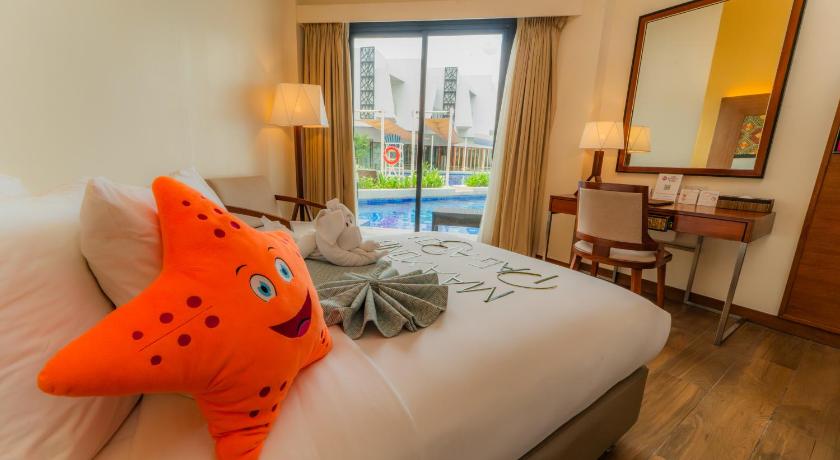 Image of 2 Double Beds, Non-Smoking, Premier Room, Wi-Fi, Coffee Maker, Safe, Mini Bar, Full Breakfast 6
