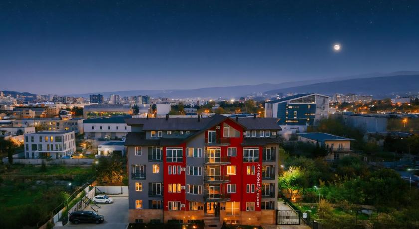 Apart Hotel West