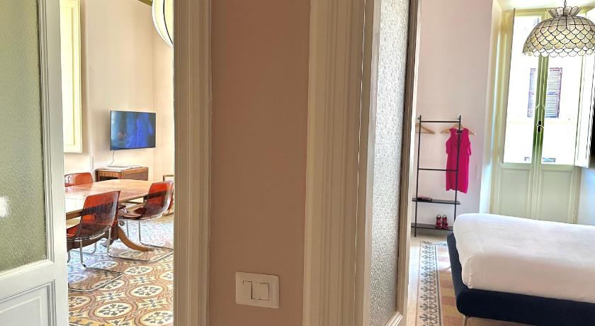 罗马 TrastevereHome-Historic Noble Palace in Trastevere with balcony 4星级 单人房 套房