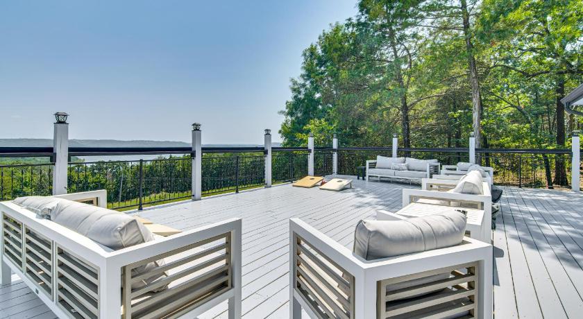 Photo de Lake View & Game Room on 3 1/2 Acres, Near Marina - Réservation à prix Agoda