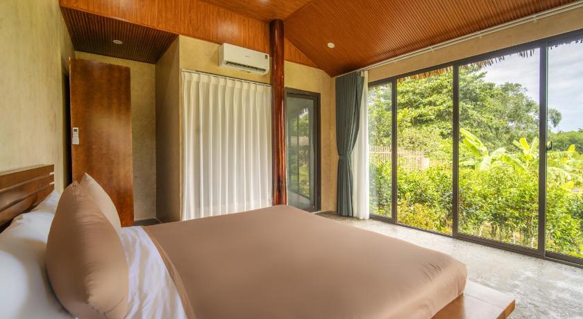 Image of 2 Bedroom Suite with Kitchen 11