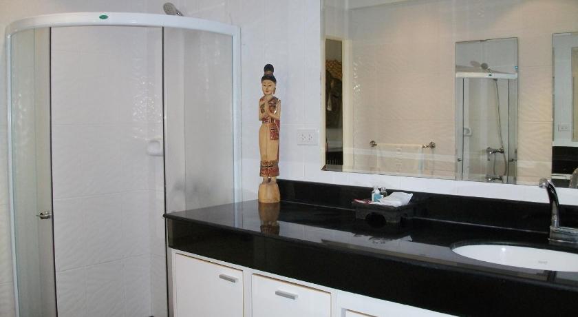 Image of 2 Bedroom Family Suite 2