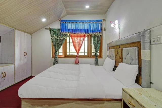 New Heaven Canal Guest House - image 9