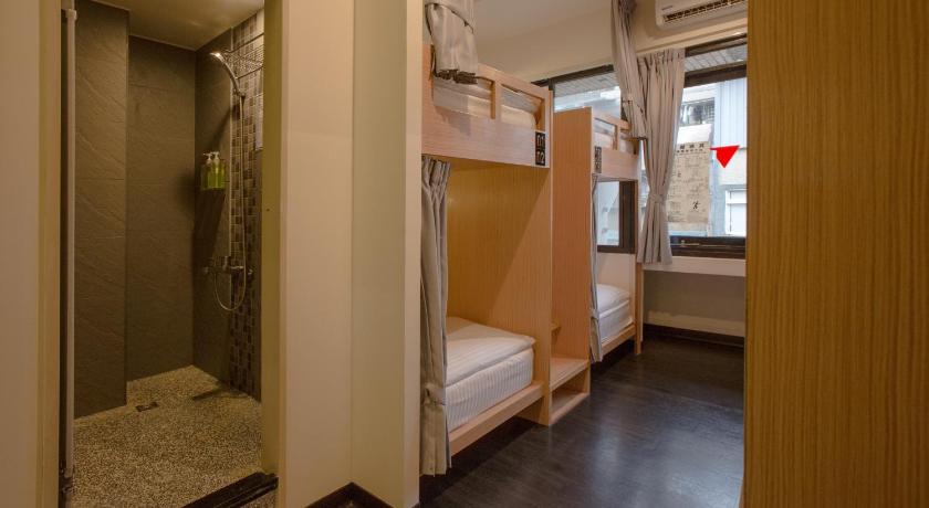 Image of Superior Mixed Dormitory 8