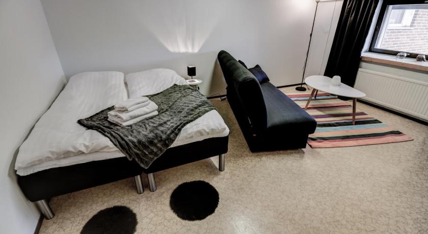 Image of Studio Apartment - 8 0