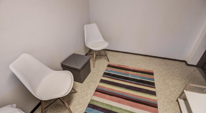 Image of Twin Room with Shared Bathroom - 10 8