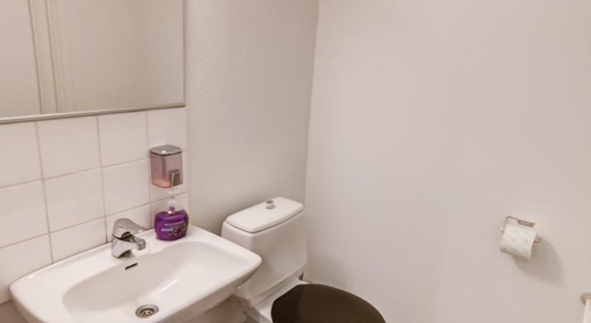 Image of One-Bedroom Apartment - 4 2