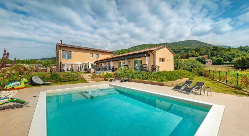 Italianflat - Casa Ulivi del Garda with Swimmingpool and FREE parking,