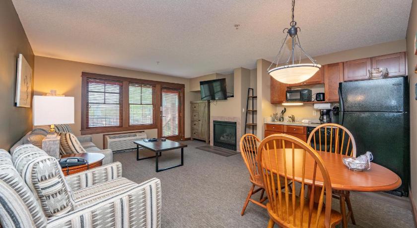 B103 One Bedroom Lake View
