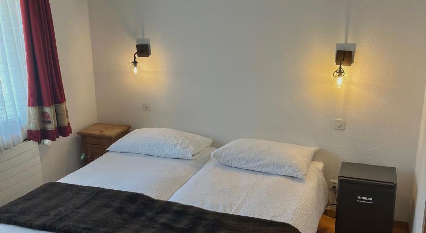 Image of Family Room 0