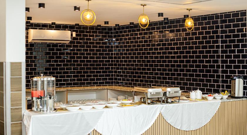 翁丹瓜 Emirates Hotel 4星级 酒店 餐厅