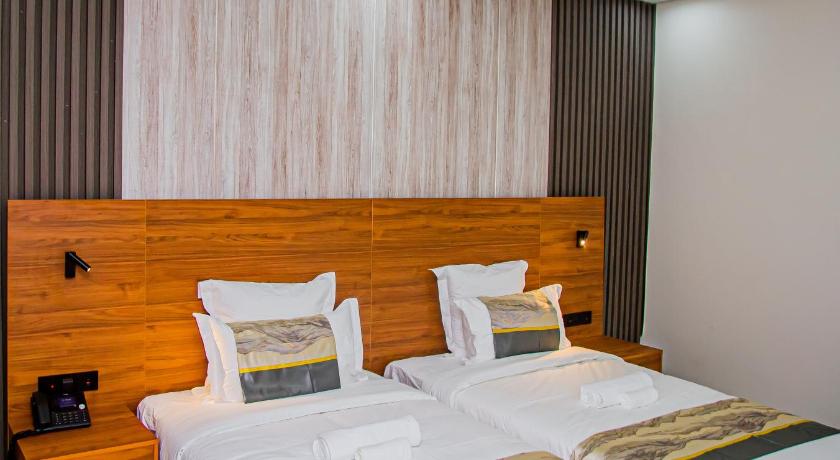 翁丹瓜 Emirates Hotel 4星级 酒店 套房