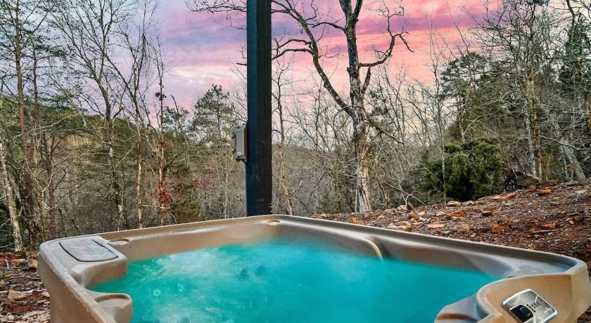 세비어빌 (TN) Peaceful Getaway Luxe Cabin w Private Pool 4성급 숙소 부대시설