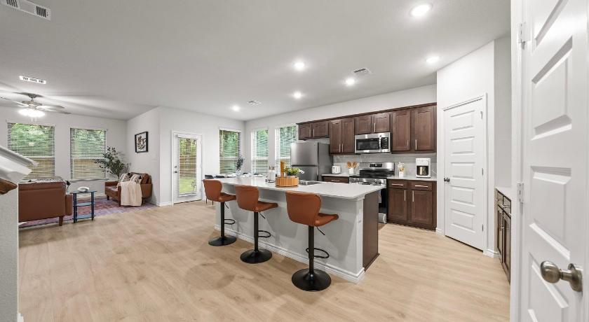 댈러스 (TX) Luxurious 4 Bed Duplex Getaway! 4성급 숙소 레스토랑