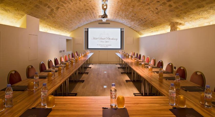 Hotel Saint Petersbourg Opera & Spa