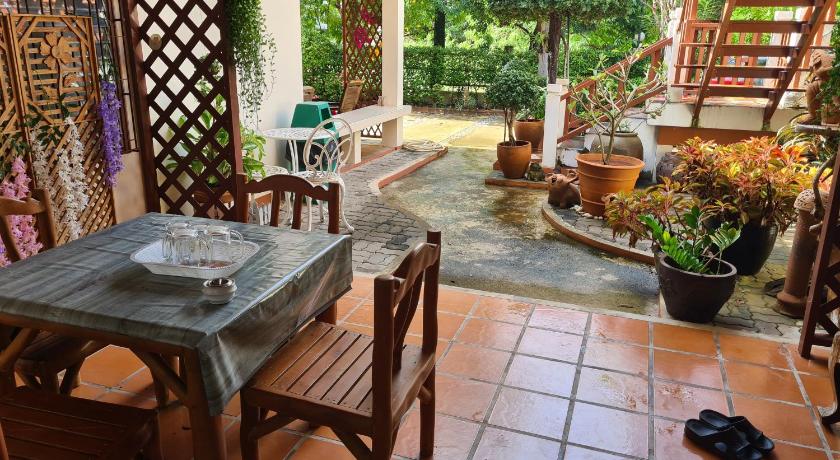 라용 Sawaddee Holland 호텔 전망