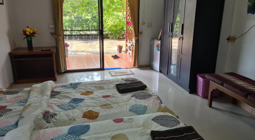 라용 Sawaddee Holland 호텔 수영장