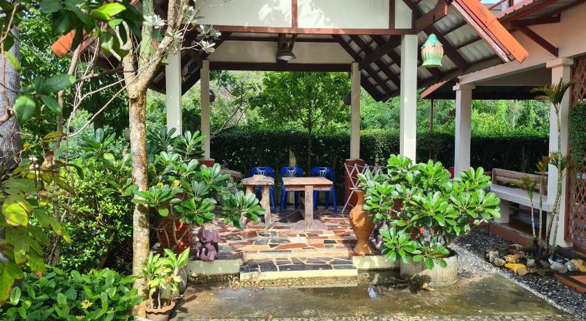 라용 Sawaddee Holland 호텔 로비