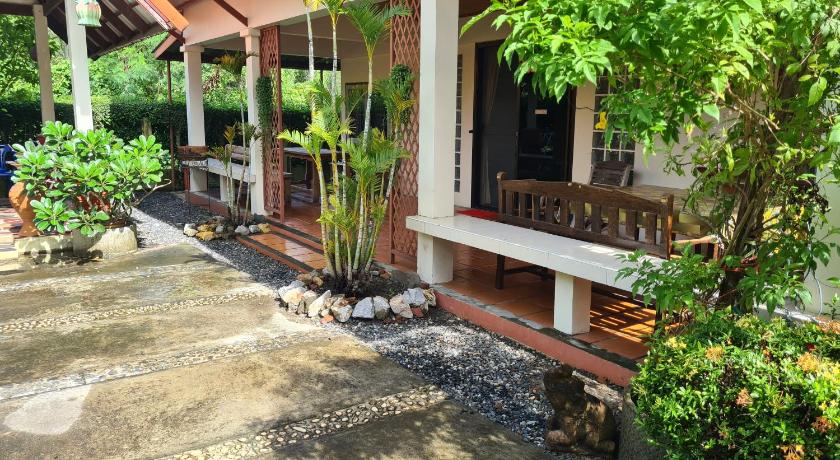 라용 Sawaddee Holland 호텔 외관