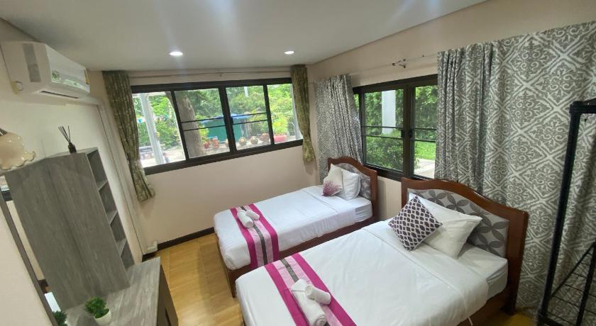 Image of Deluxe Twin Room 0