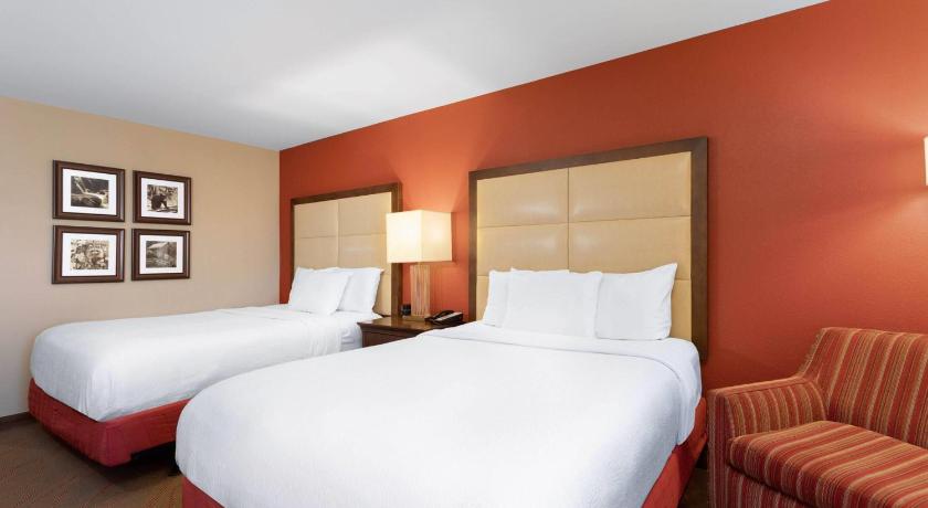 Image of 2 Queen Beds, Mobility Accessible Room, Non-Smoking 1