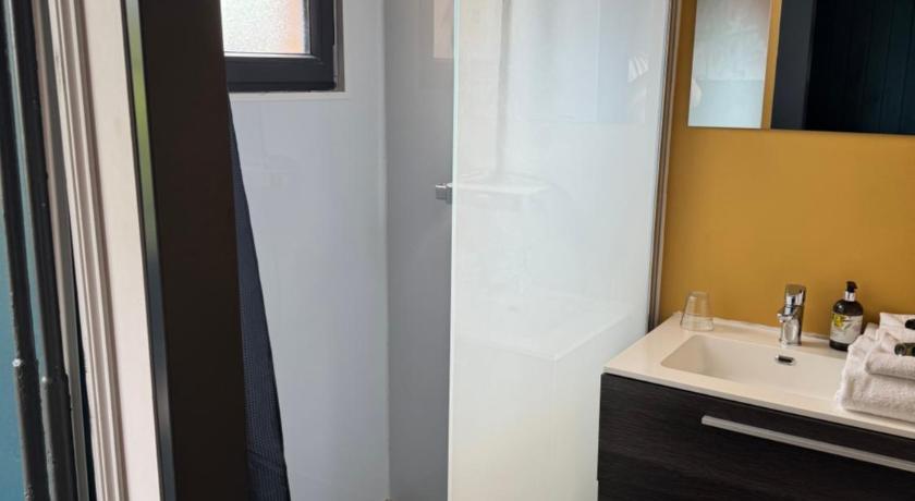 Image of Suite 4