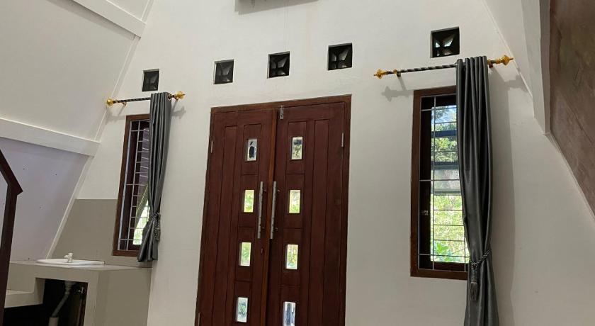 Tampilan Villa Airunika