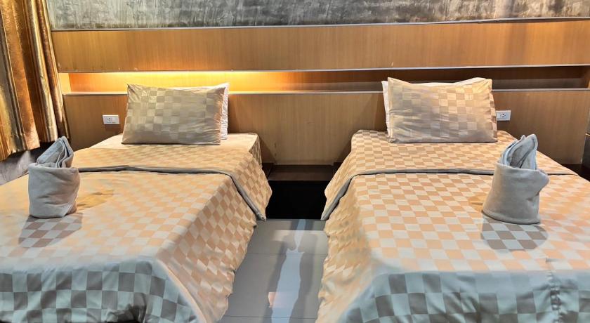 Image of Standard Twin 9