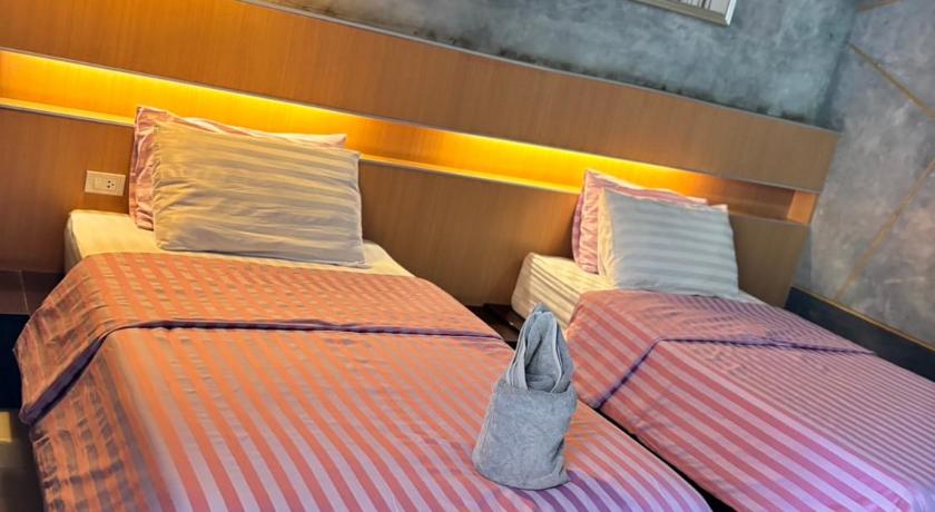 Image of Standard Twin 7