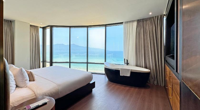 岘港 Holiday Beach Hotel Danang 5星级 酒店 泳池