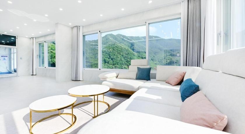 가평 헬리오스 프라이빗 풀 빌라 (Helios Private Pool Villa) 3성급 게스트하우스 스위트룸