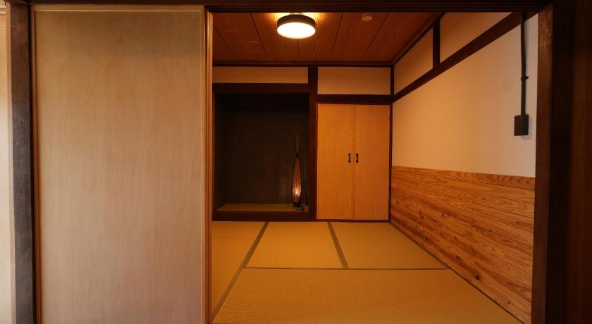 冲绳岛 Ryukyu Traditional House Inn TaminatoInn 6guests with Japanese-style rooms田港邸 6名宿泊 和室あり 3星级 住宿 大堂