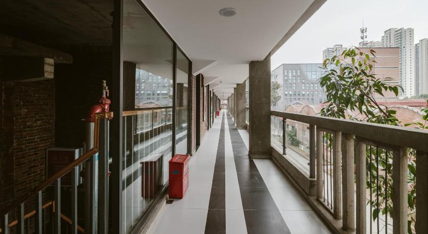 Holiday Panda Hotel - image 6