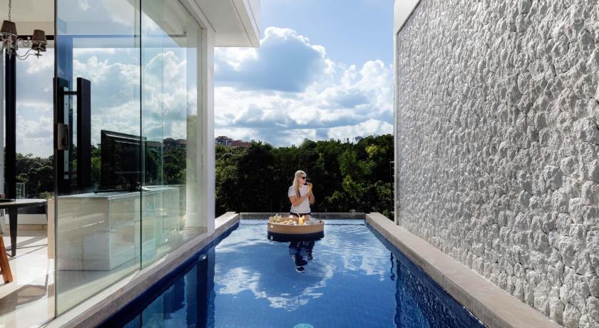 Bali The Sterling Uluwatu 5-Star Hotel pool