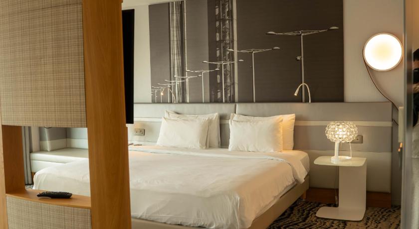 Image of One Bedroom Suite 11