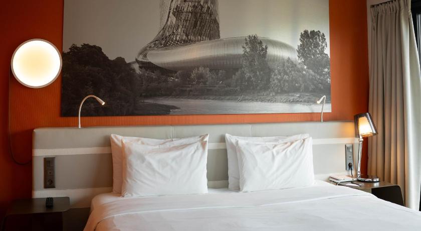 Image of Superior Corner Room 5