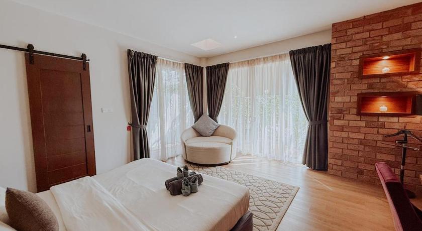 Image of River View Executive Suite with Private Pool 0