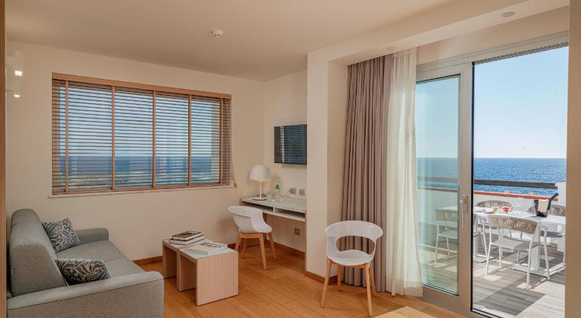 Image of Suite with Terrace 0