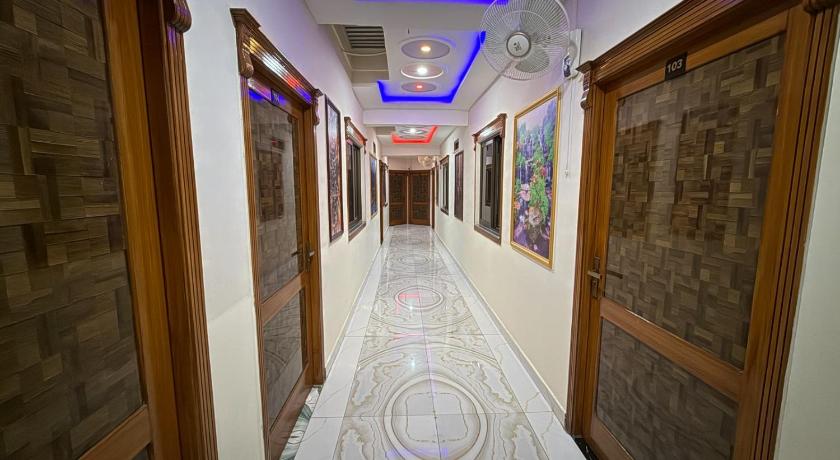 Serene Elegance Hotel - image 4