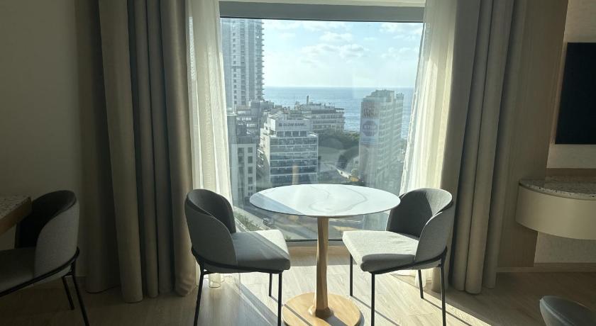 Image of 1 Bedroom Duplex Suite Sea View 8