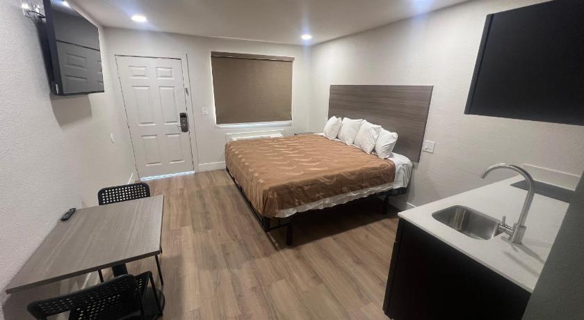 萨克拉门托 Value Suites Extended Stay 住宿 泳池