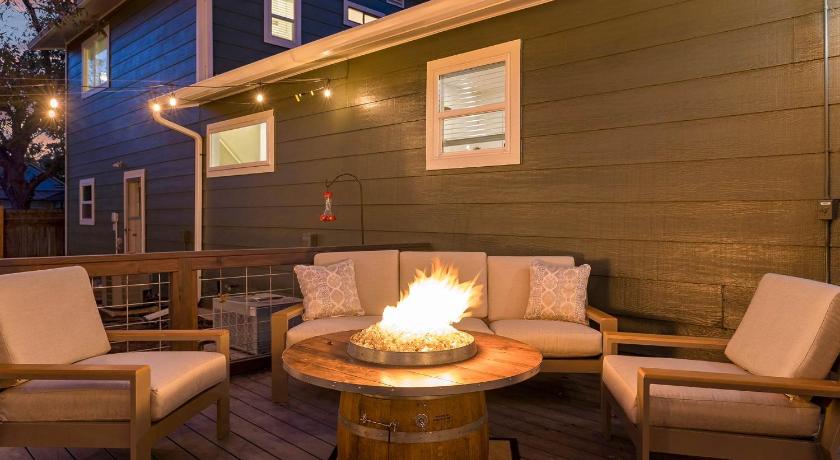 弗雷德里克斯堡 Gruene Haus - Hot Tub Fire Pit & Sleeps 11 4星级 住宿 设施