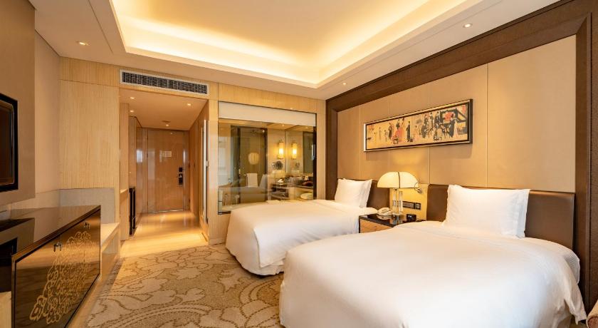 Image of Twin Hilton Guestroom 5