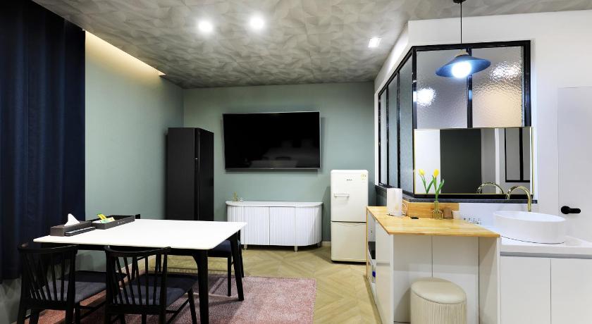 春川 Chuncheon Intro Tourist Hotel 5つ星 ホテル レストラン