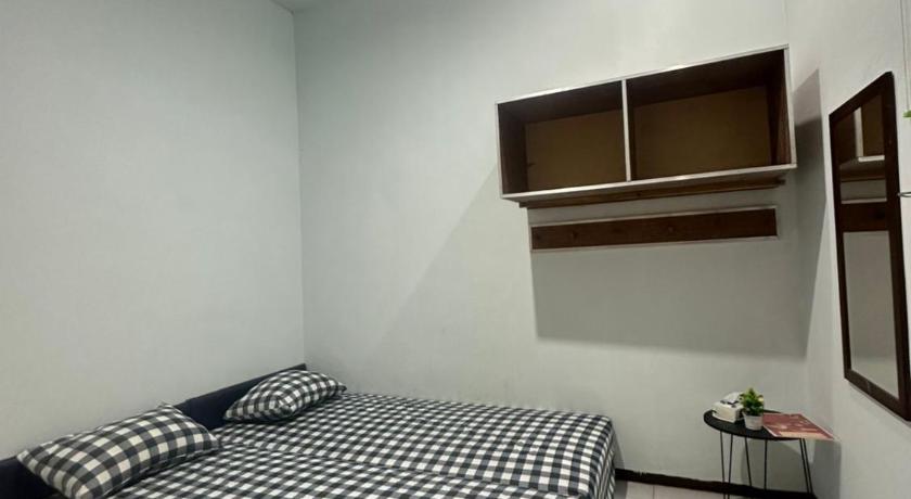 Guesthouse Mawar Syariah - image 8