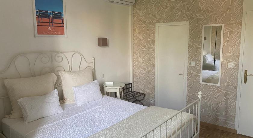 Immagine di Camera Superior Doppia con Letto Matrimoniale (Superior Double Room) 3