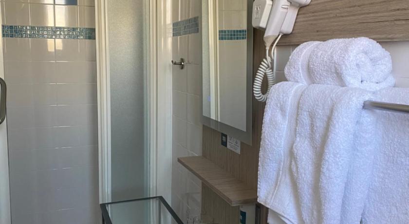 Immagine di Camera Superior Doppia con Letto Matrimoniale (Superior Double Room) 2