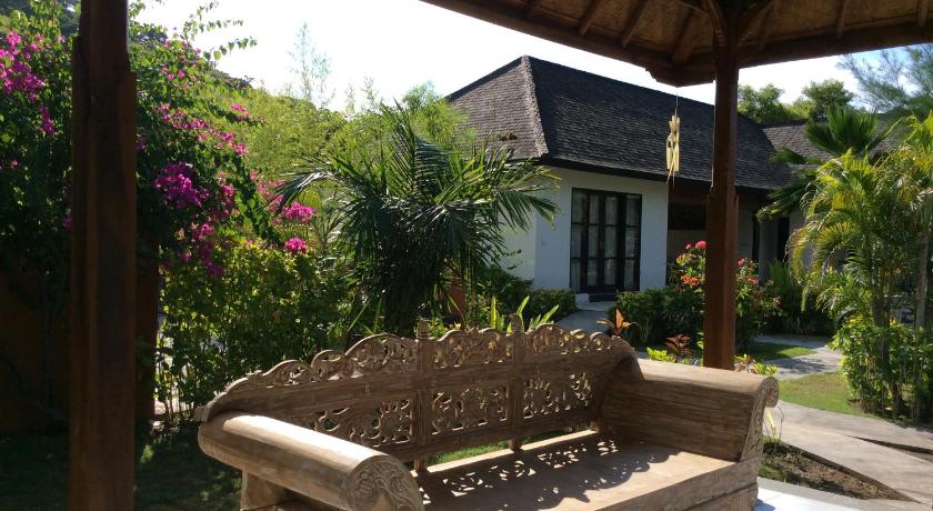 Taman Dewi Sri Villa and Bungalow photo