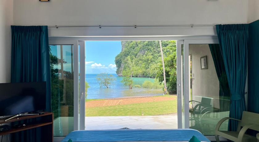 Image of Four-Bedroom Villa 16