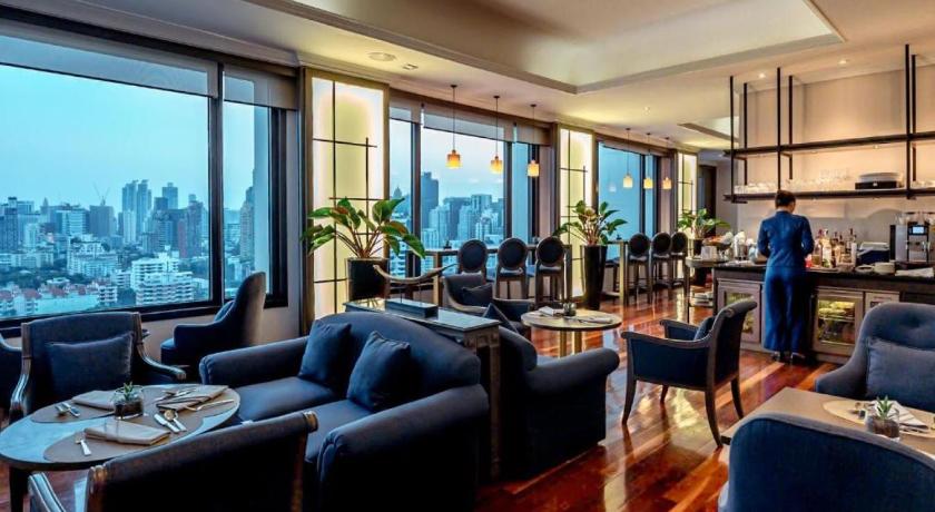 Image of Grand Executive Suite with 1 King Bed, Executive Lounge Access 6